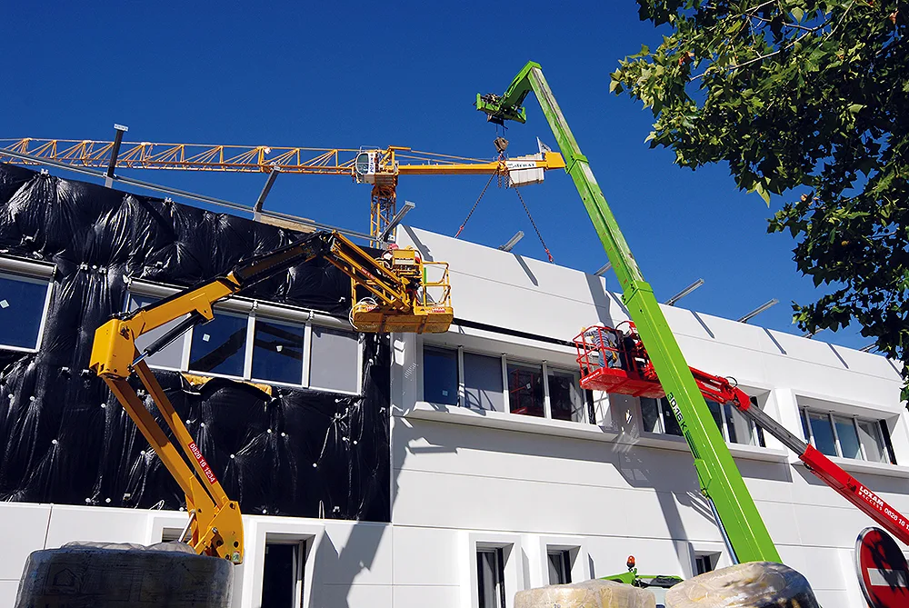 Montage des panneaux en CCV composite