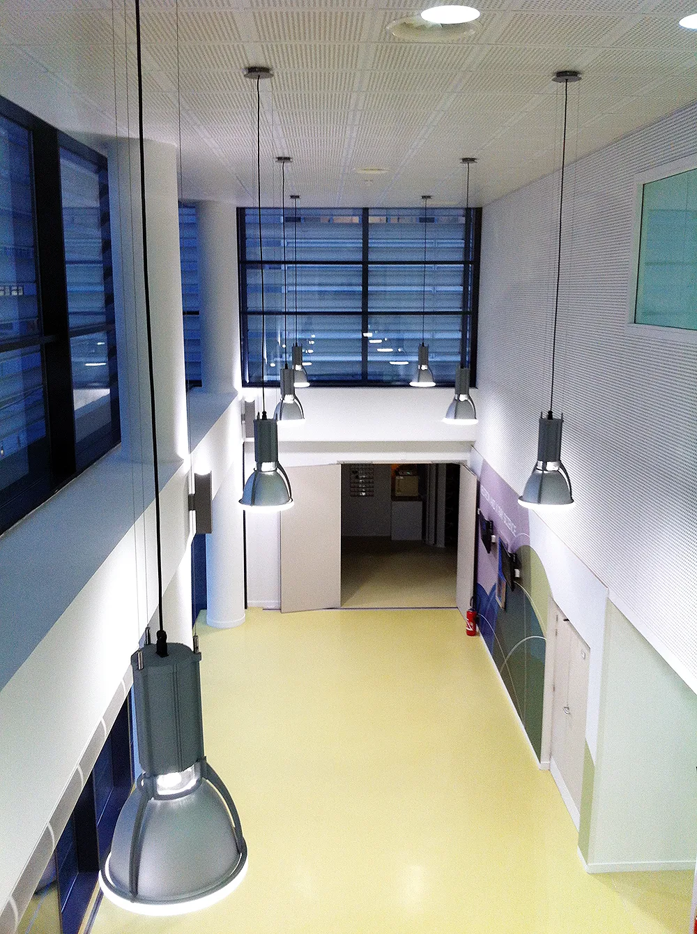 Vue sur hall d'entrée